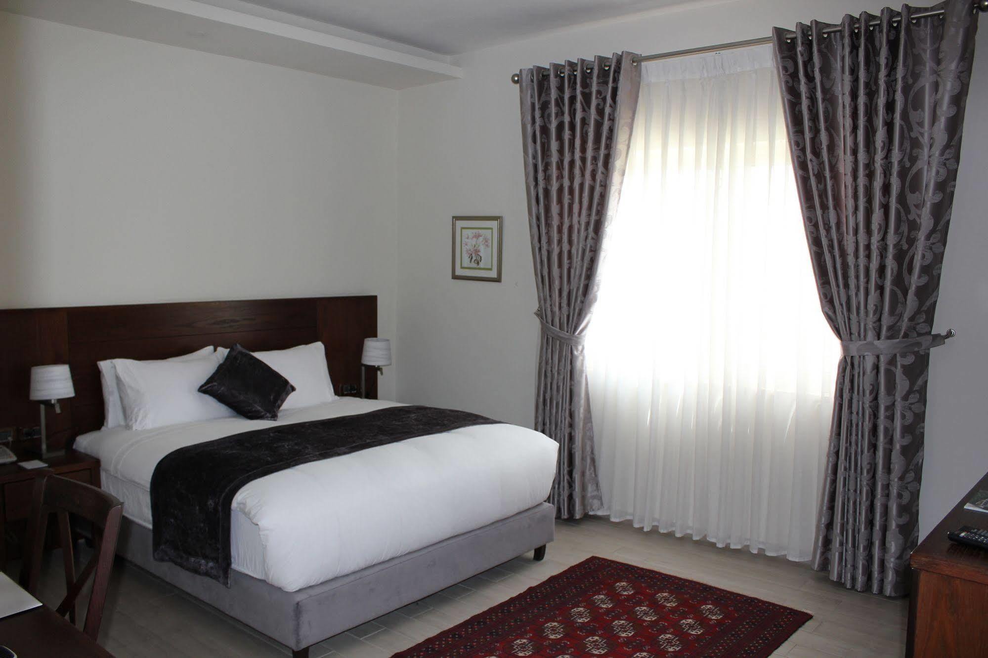 Lavender Boutique Hotel Ramallah Ngoại thất bức ảnh