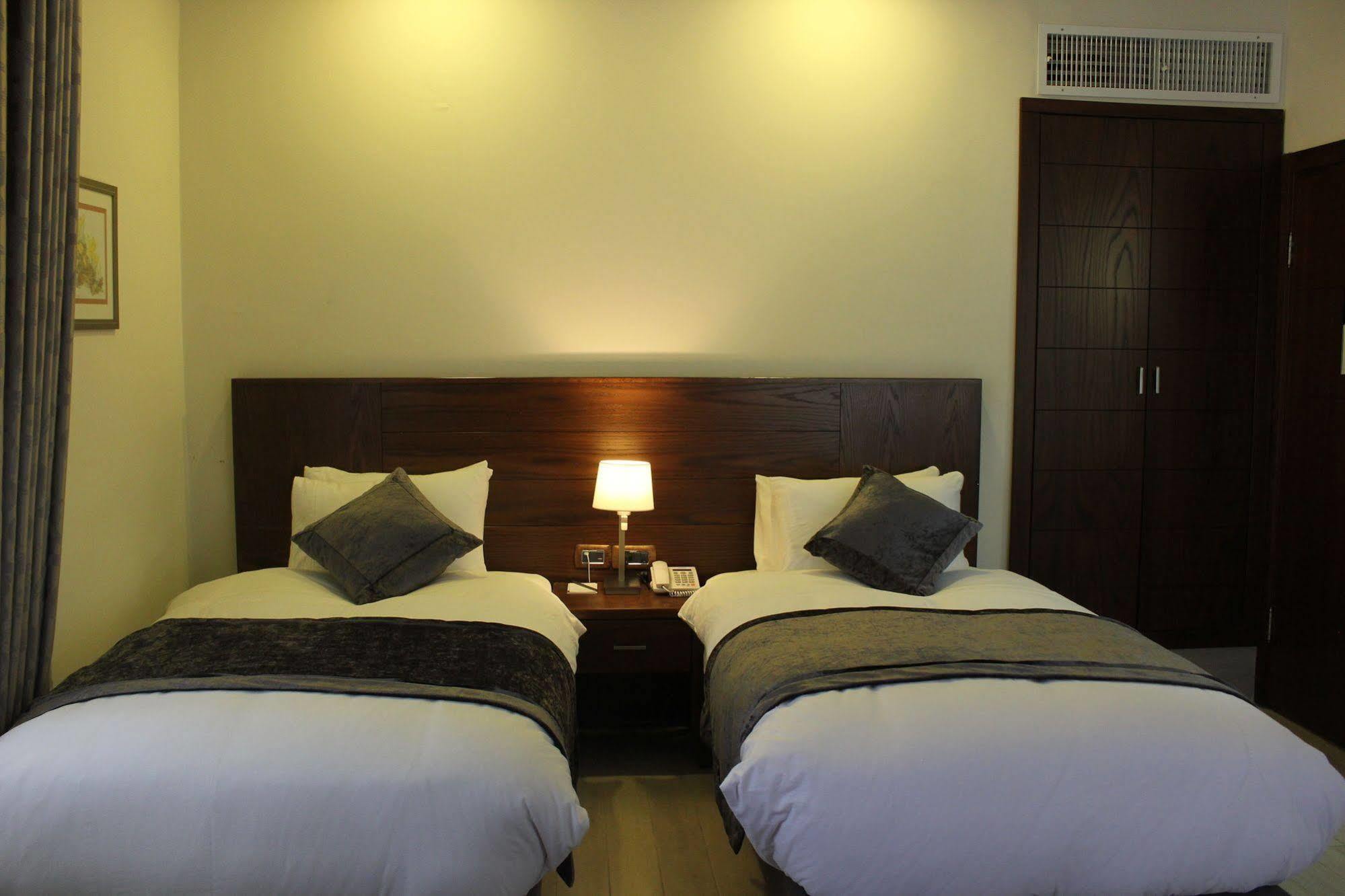 Lavender Boutique Hotel Ramallah Ngoại thất bức ảnh